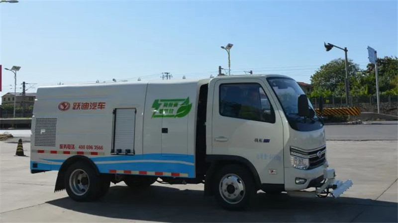 小小體型 超大能量丨躍迪純電動(dòng)路面養(yǎng)護(hù)車